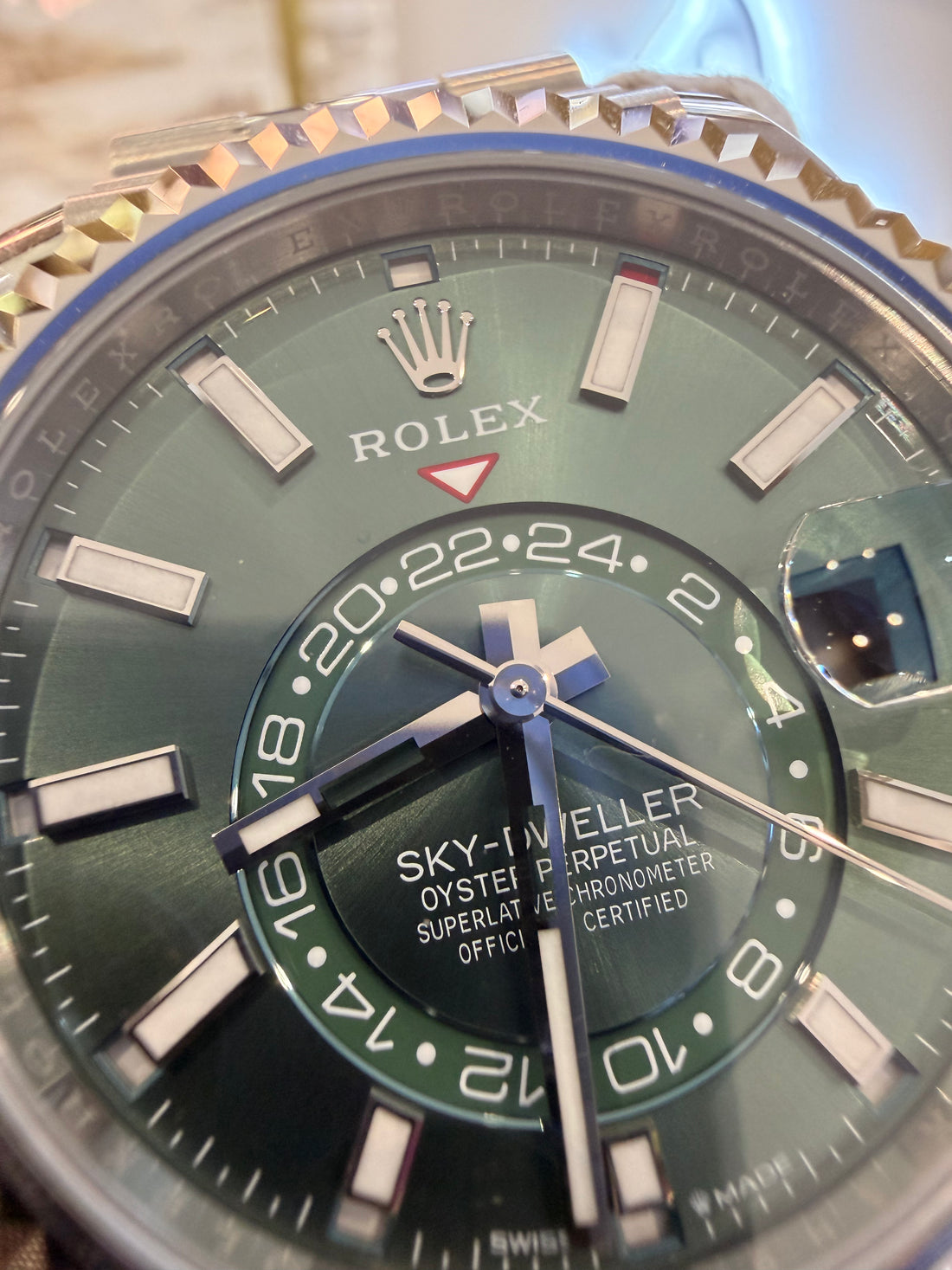 Skydweller Green Face