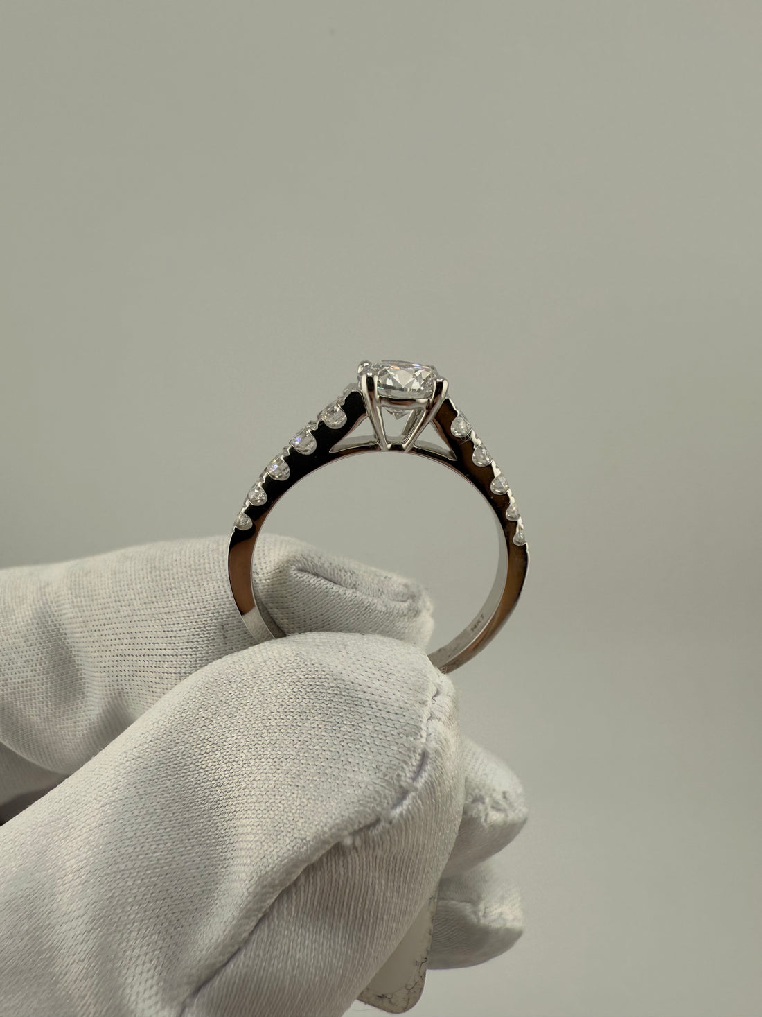 1.08cttw Round Engagement Ring