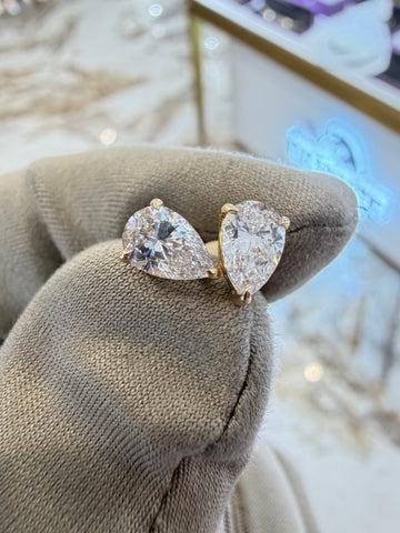 1.0cttw Pear Diamond Studs
