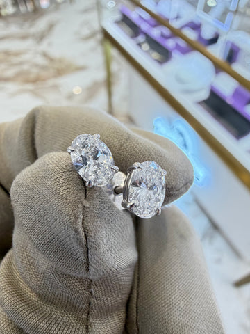 1.03cttw Oval Diamond Studs