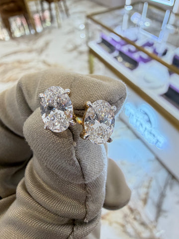 2.10cttw Oval Diamond Studs