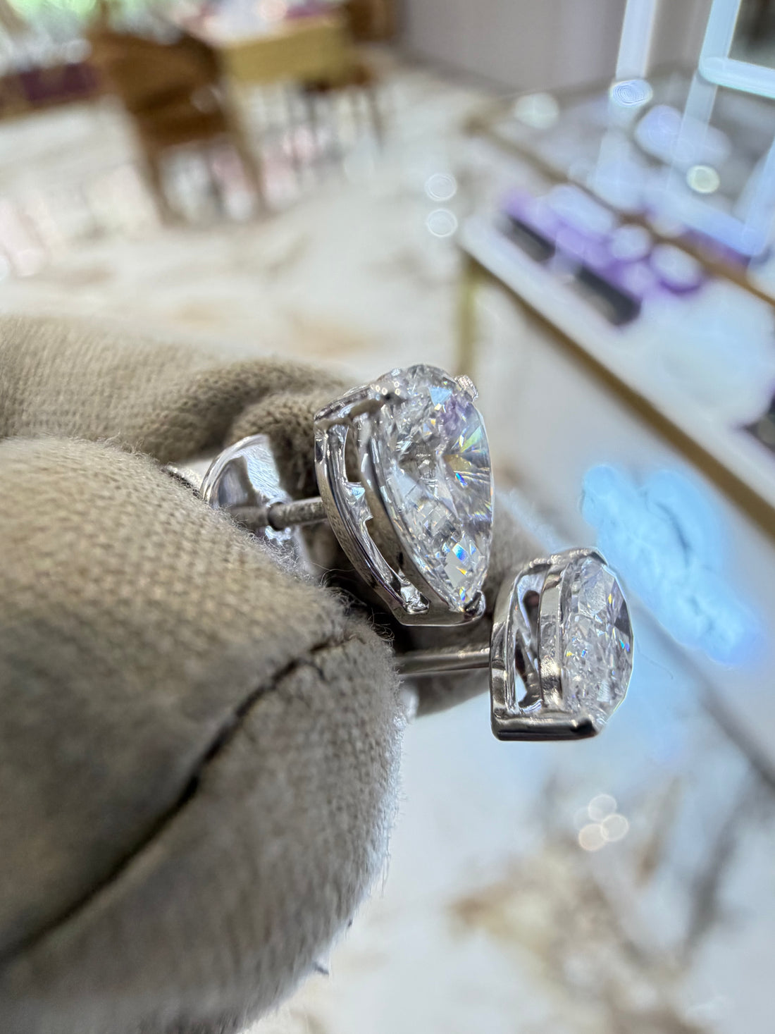 1.0cttw Pear Diamond Studs WG