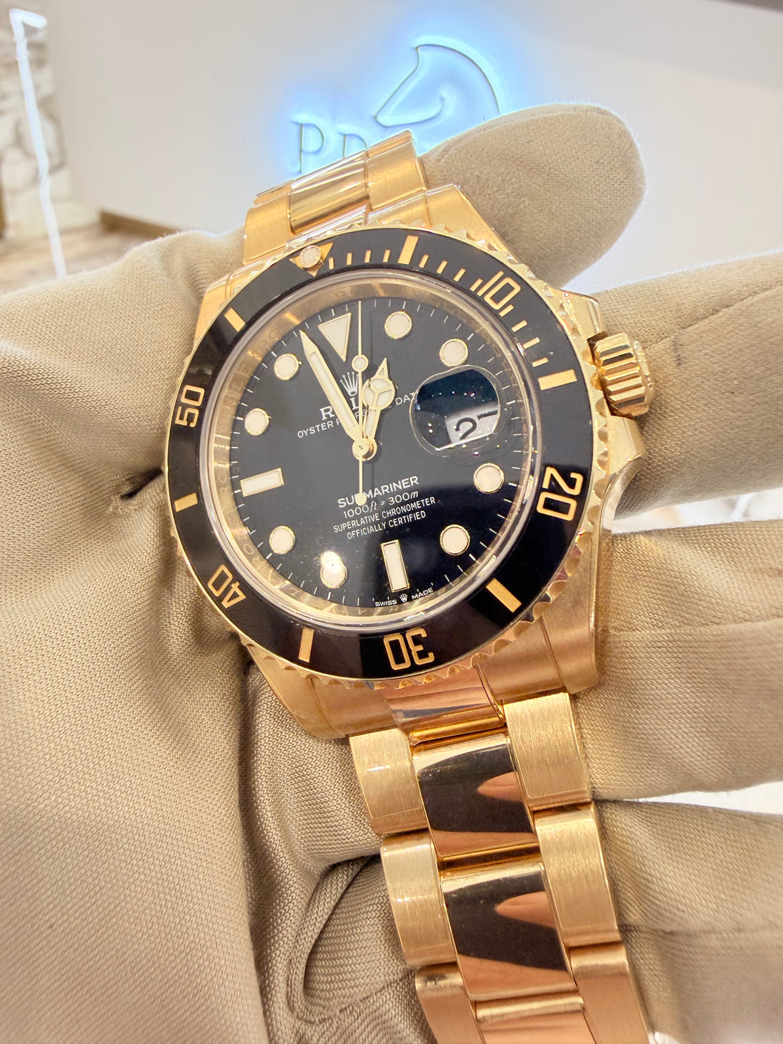 Full Gold Sub Black Dial/Bezel